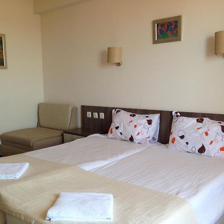 Hotel Laguna Lozenets Habitación foto