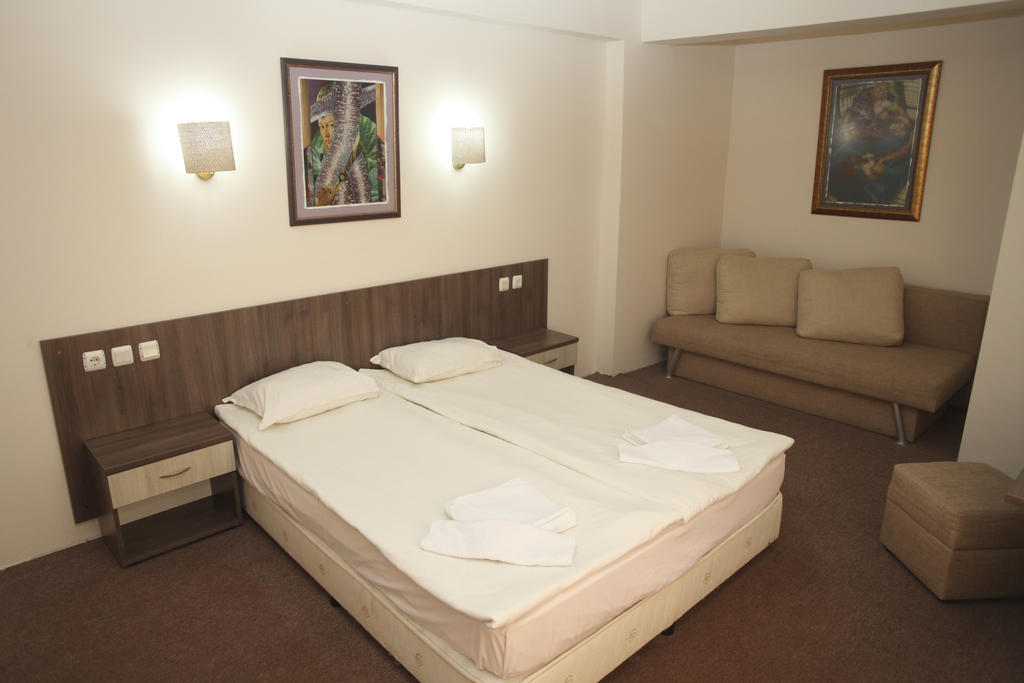 Hotel Laguna Lozenets Habitación foto